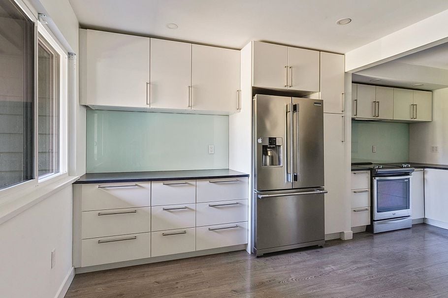 65 1930 Cedar Village Crescent North Vancouver, BC - 3