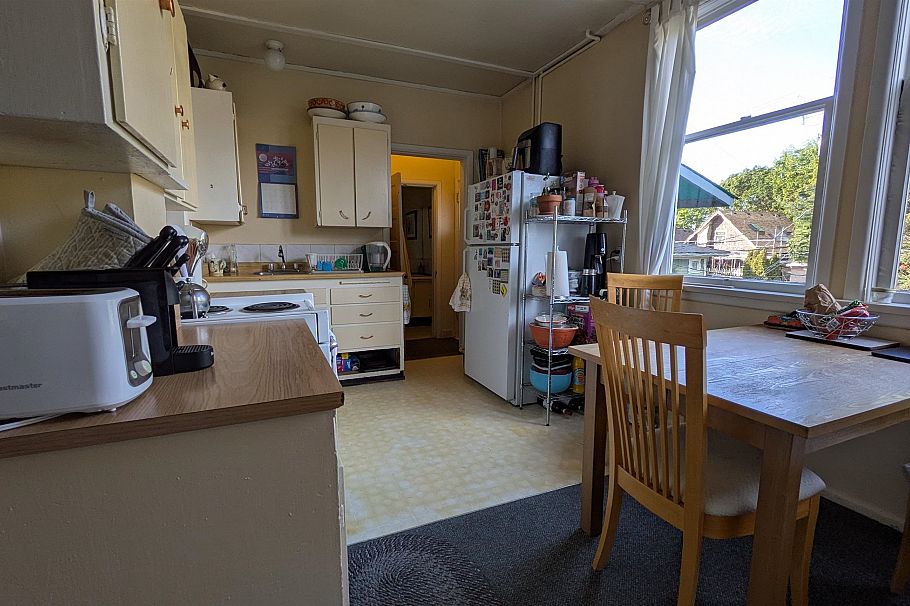 345 W 11th Avenue Vancouver, BC - 6