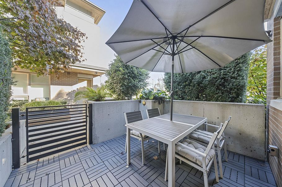 5552 Oak Street Vancouver, BC - 8
