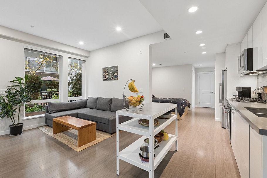 113 277 W 1st Street North Vancouver, BC - 6