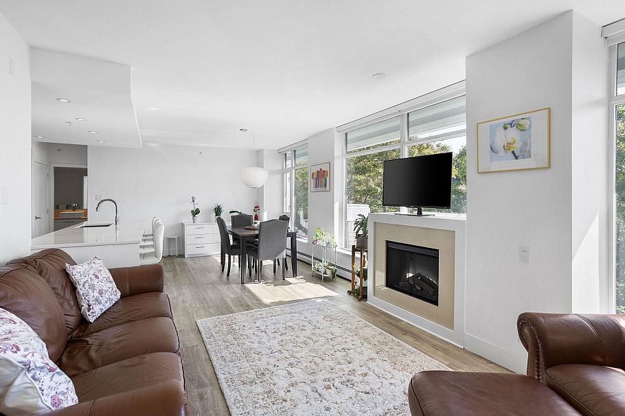 306 158 W 13th Street North Vancouver, BC - 11
