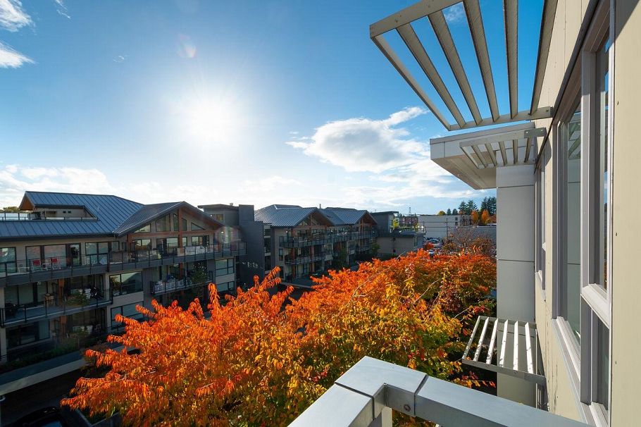 403 1061 Marine Drive North Vancouver, BC - 21
