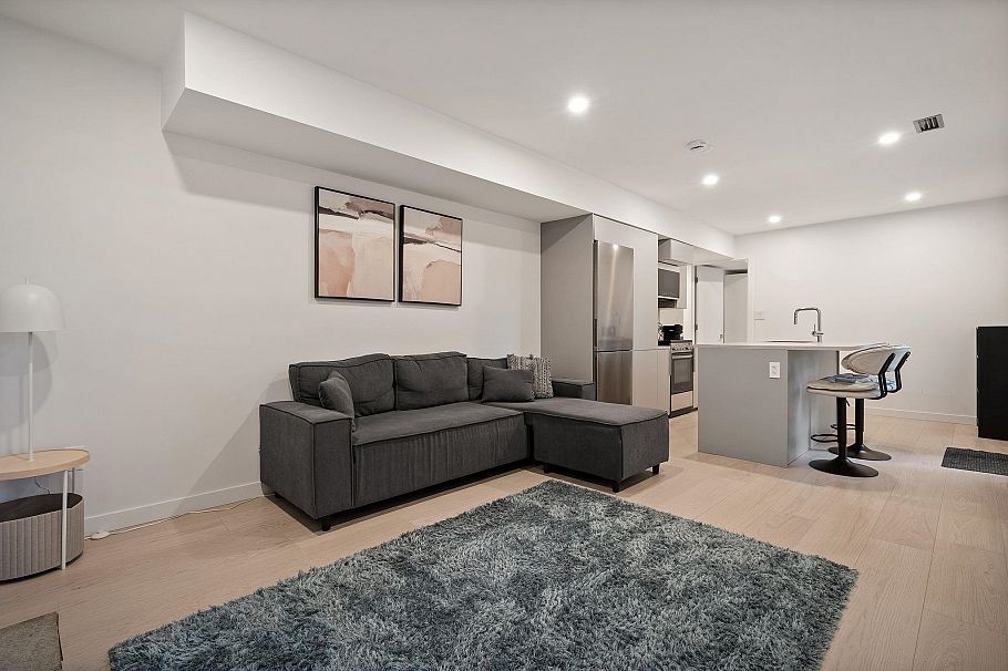 2221 Bowser Avenue North Vancouver, BC - 26