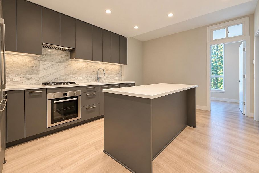 407 5380 Crooked Branch Road Vancouver, BC - 2
