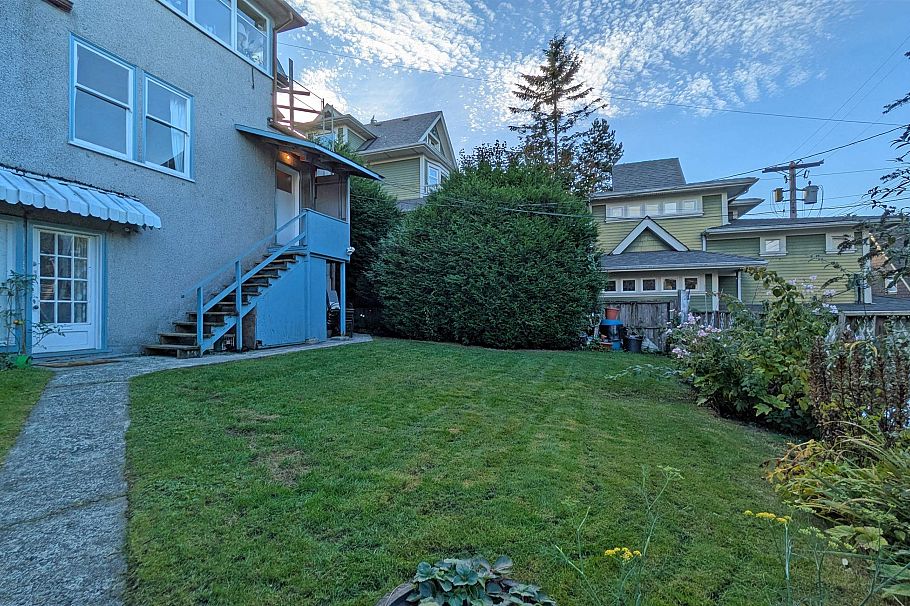 345 W 11th Avenue Vancouver, BC - 20