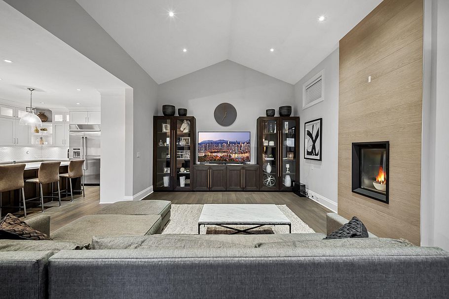 433 E Queens Road North Vancouver, BC - 15