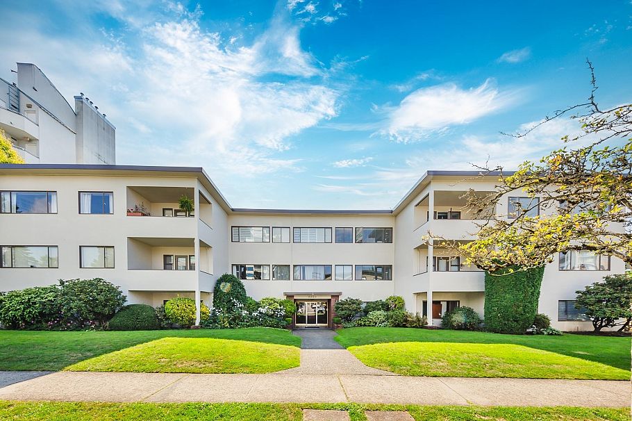 105 2250 W 43rd Avenue Vancouver, BC - 1