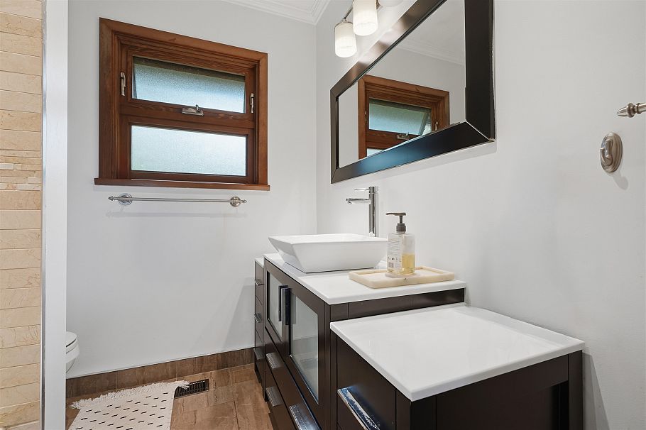 444 Evergreen Place North Vancouver, BC - 20