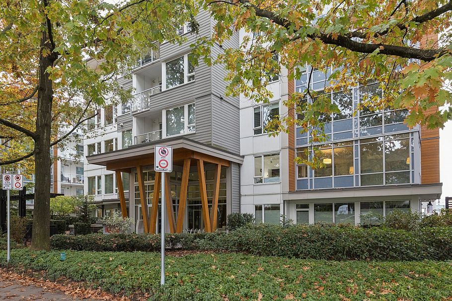 113 277 W 1st Street North Vancouver, BC - 33