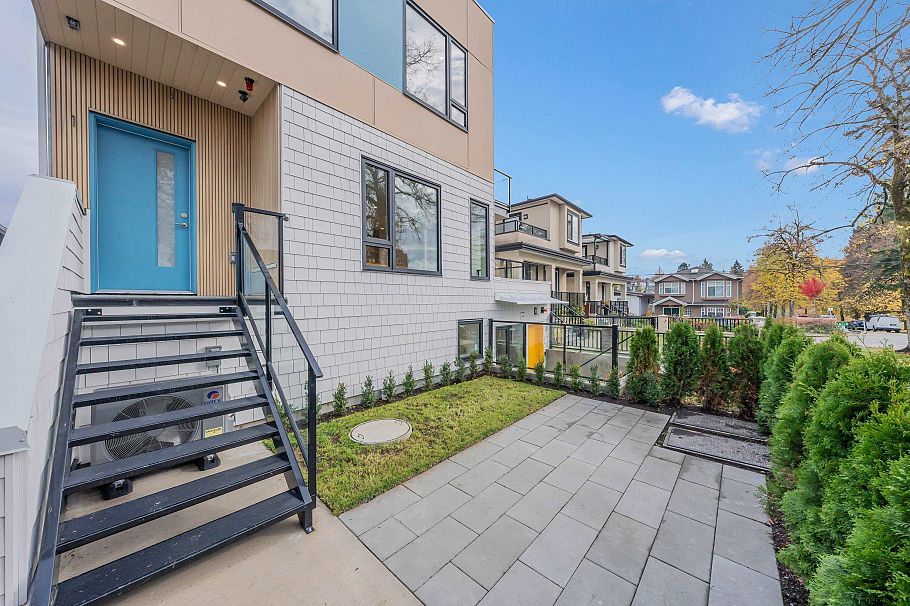 1 3391 Price Street Vancouver, BC - 35