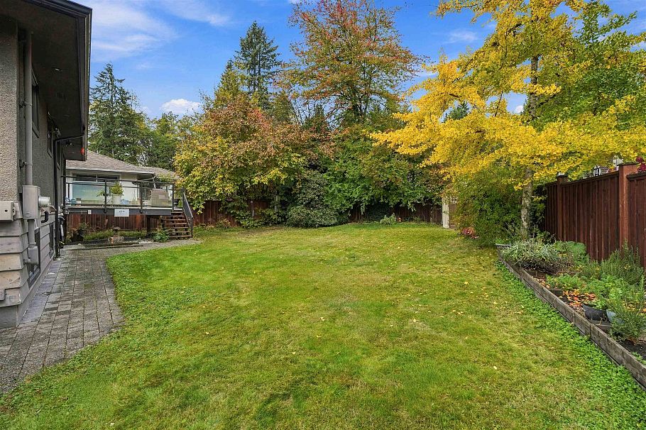444 Evergreen Place North Vancouver, BC - 33