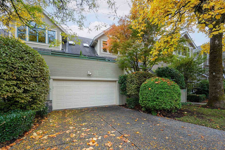 12 229 E 8th Street North Vancouver, BC - 1