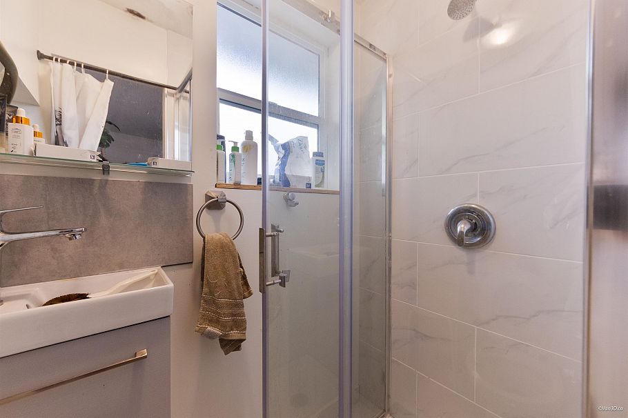 6187 Arlington Street Vancouver, BC - 18