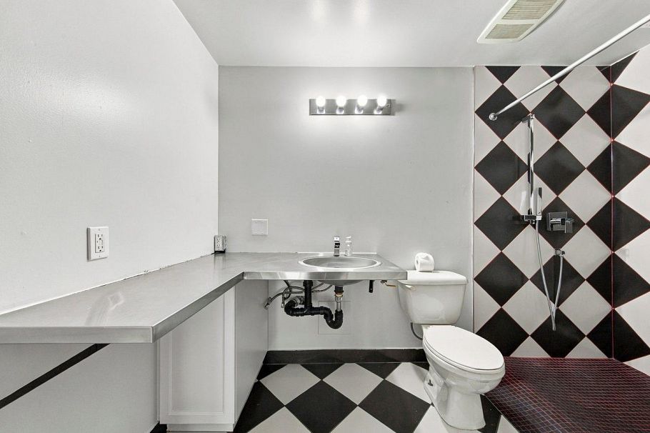 311 272 E 4th Avenue Vancouver, BC - 16