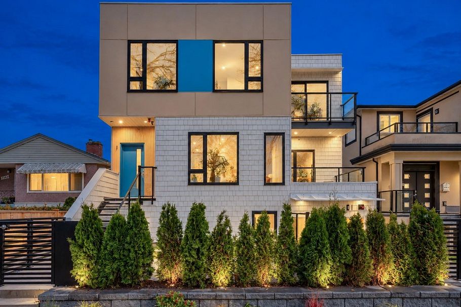 3389 Price Street Vancouver, BC - 1