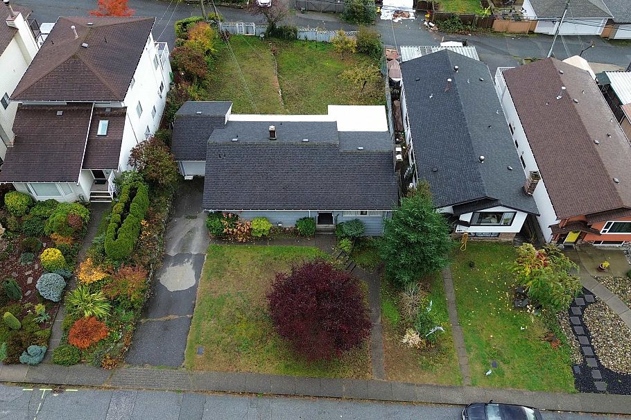335 W 28th Street North Vancouver, BC - 17