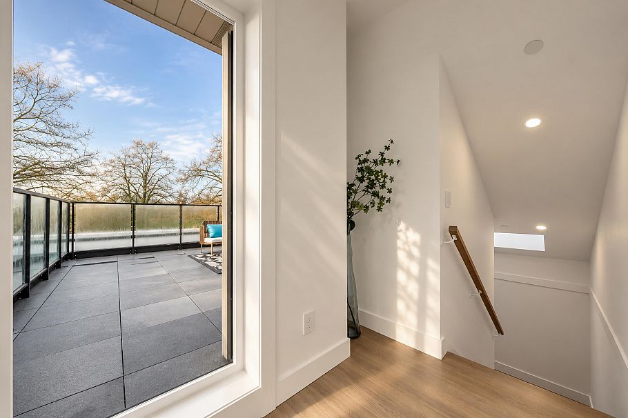 1 3391 Price Street Vancouver, BC - 27
