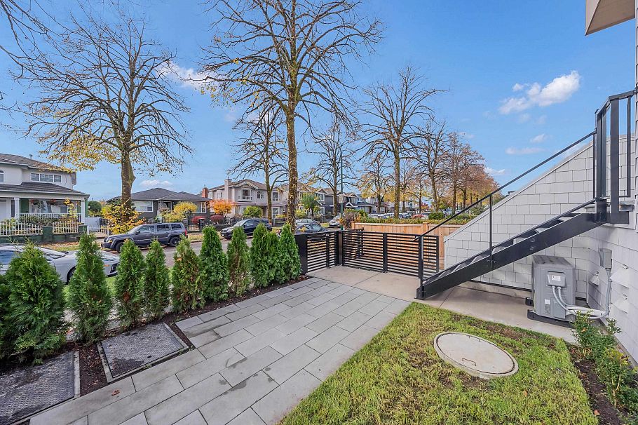 1 3391 Price Street Vancouver, BC - 37