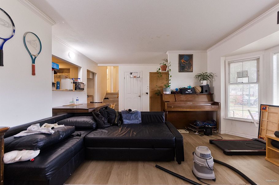 6187 Arlington Street Vancouver, BC - 5