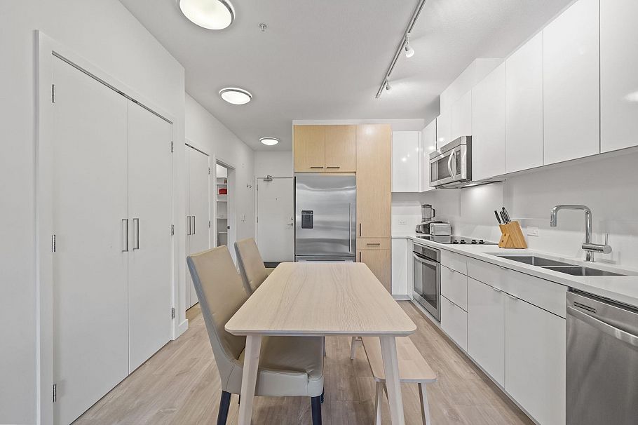 214 1621 Hamilton Avenue North Vancouver, BC - 10