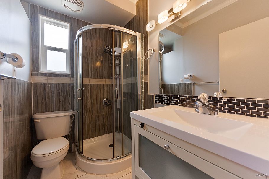 6187 Arlington Street Vancouver, BC - 23