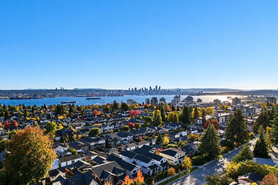 364 E 14th Street North Vancouver, BC - 40