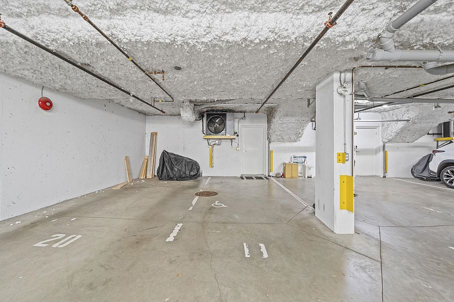 5552 Oak Street Vancouver, BC - 30