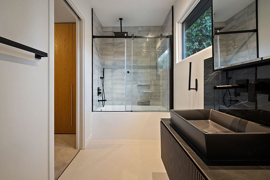 2221 Bowser Avenue North Vancouver, BC - 23