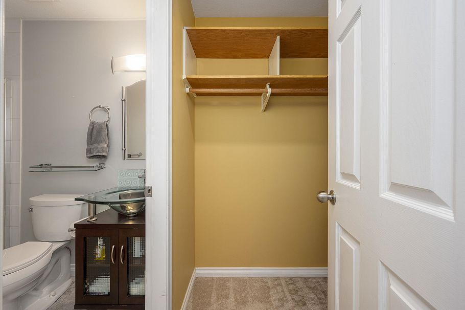 12 229 E 8th Street North Vancouver, BC - 20