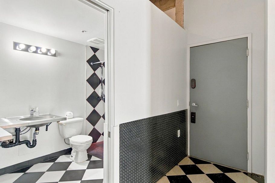 311 272 E 4th Avenue Vancouver, BC - 18