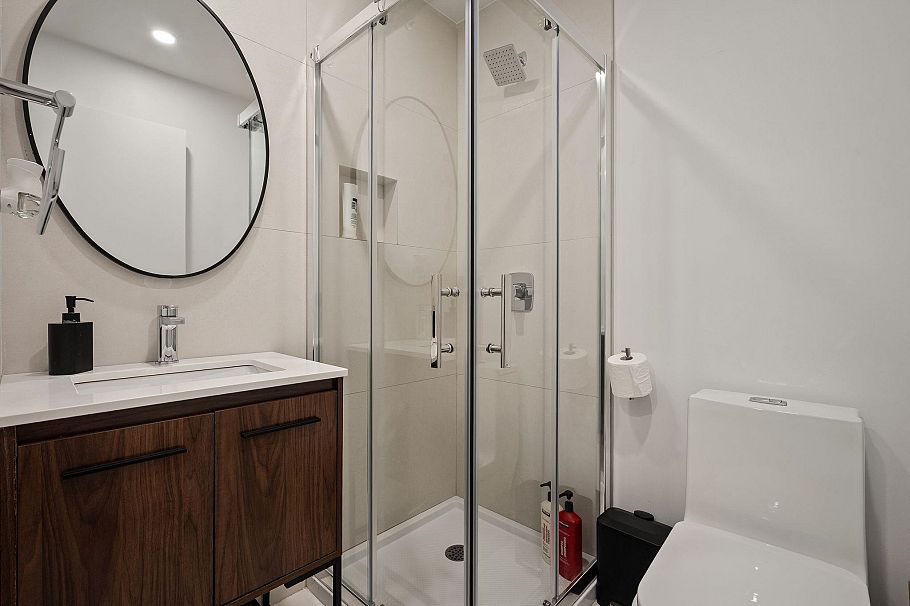 2221 Bowser Avenue North Vancouver, BC - 30