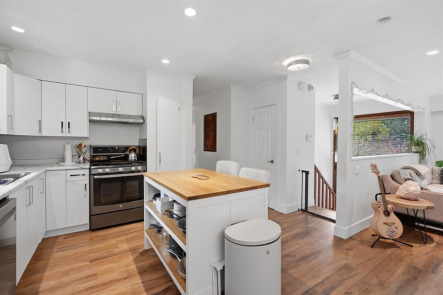 444 Evergreen Place North Vancouver, BC - 10