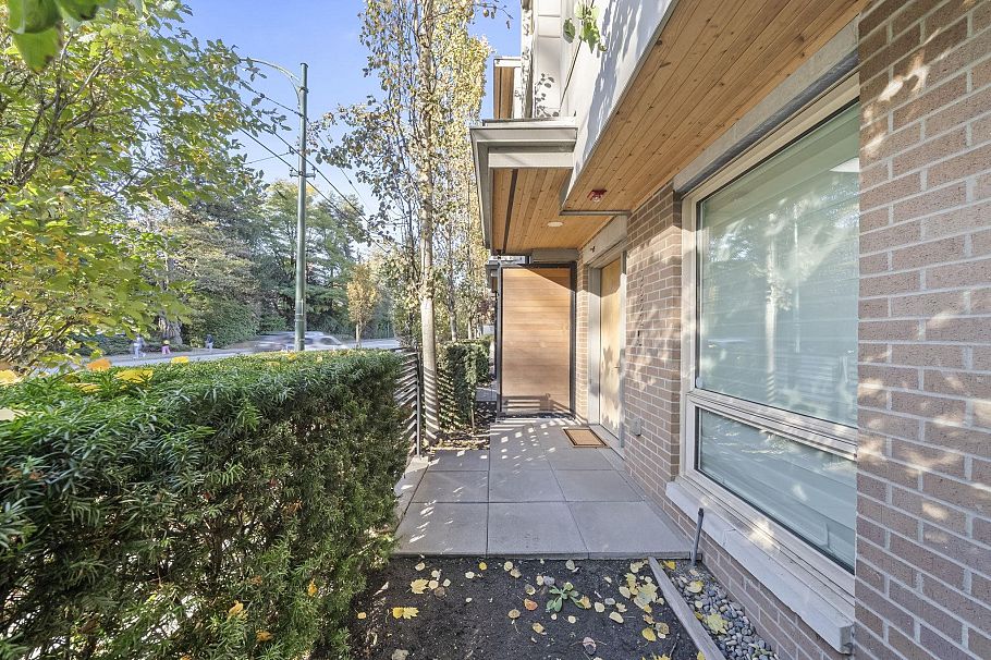 5552 Oak Street Vancouver, BC - 3