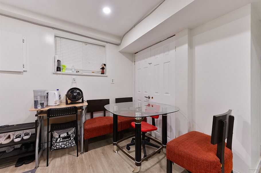 6187 Arlington Street Vancouver, BC - 30