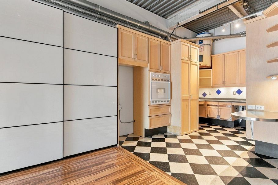 311 272 E 4th Avenue Vancouver, BC - 9