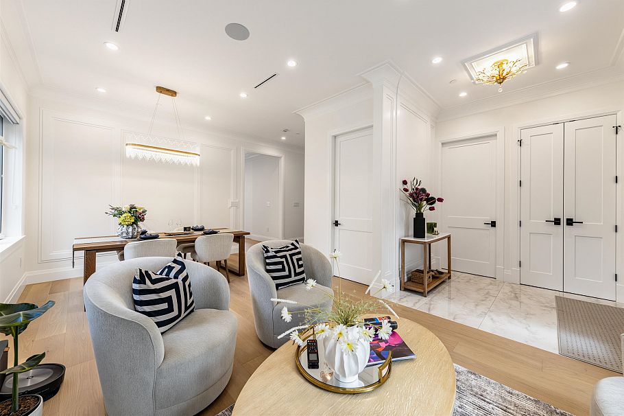 2755 W 38th Avenue Vancouver, BC - 4