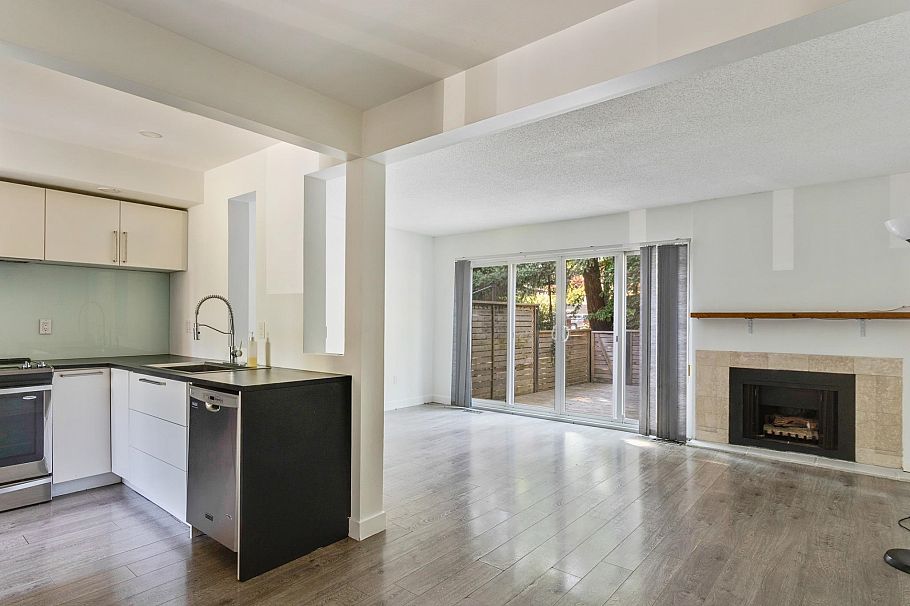 65 1930 Cedar Village Crescent North Vancouver, BC - 8