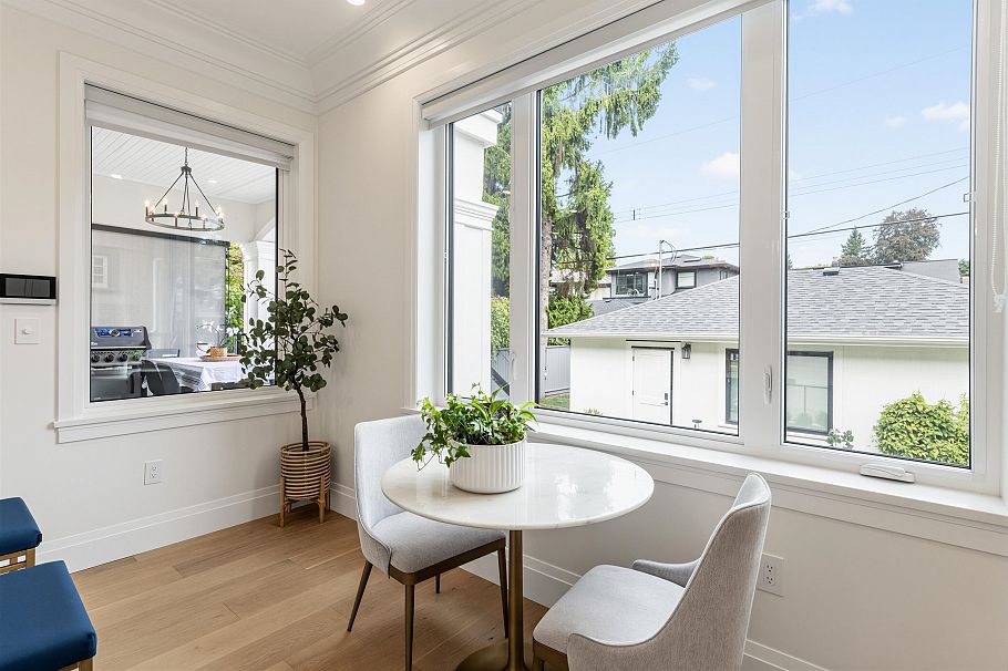 2755 W 38th Avenue Vancouver, BC - 14