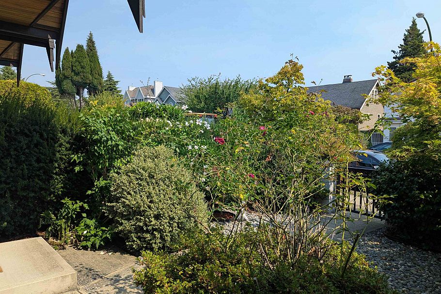 8559 Montcalm Street Vancouver, BC - 4