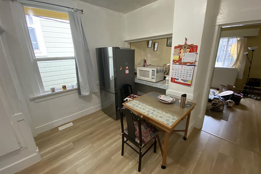 820 E 31st Avenue Vancouver, BC - 6