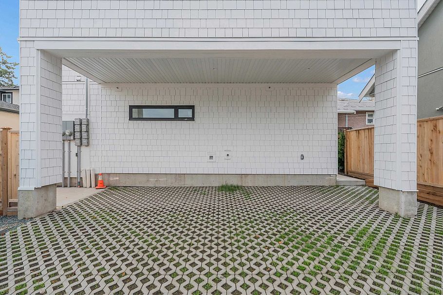3 3391 Price Street Vancouver, BC - 25