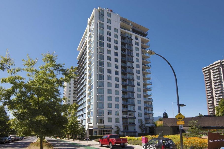 402 158 W 13th Street North Vancouver, BC - 1