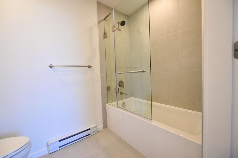 306 8486 Oak Street Vancouver, BC - 16