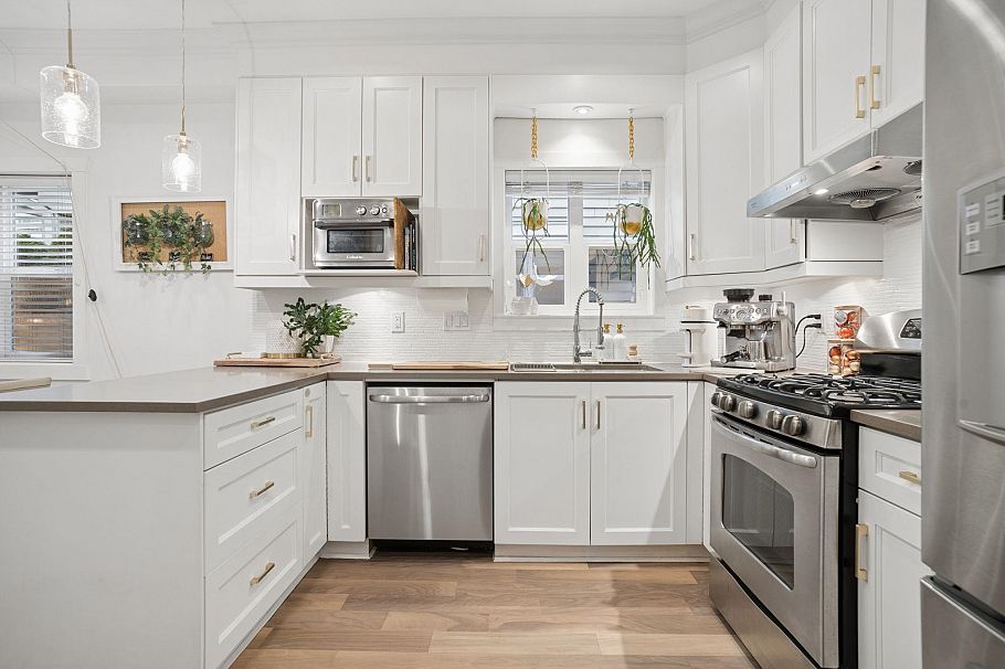 1475 E 20th Avenue Vancouver, BC - 16