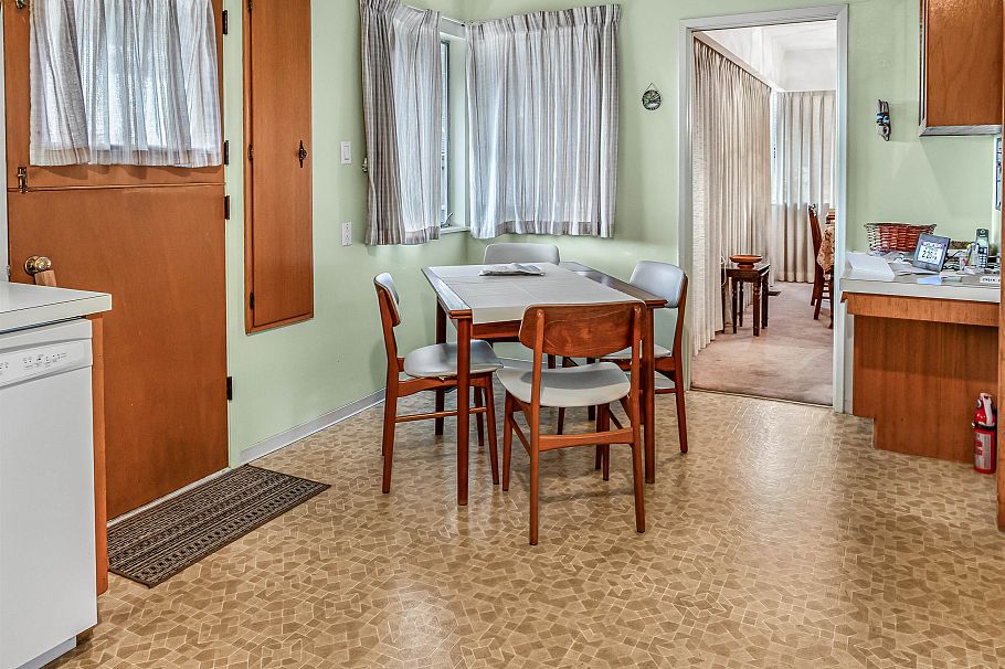 335 W 28th Street North Vancouver, BC - 23