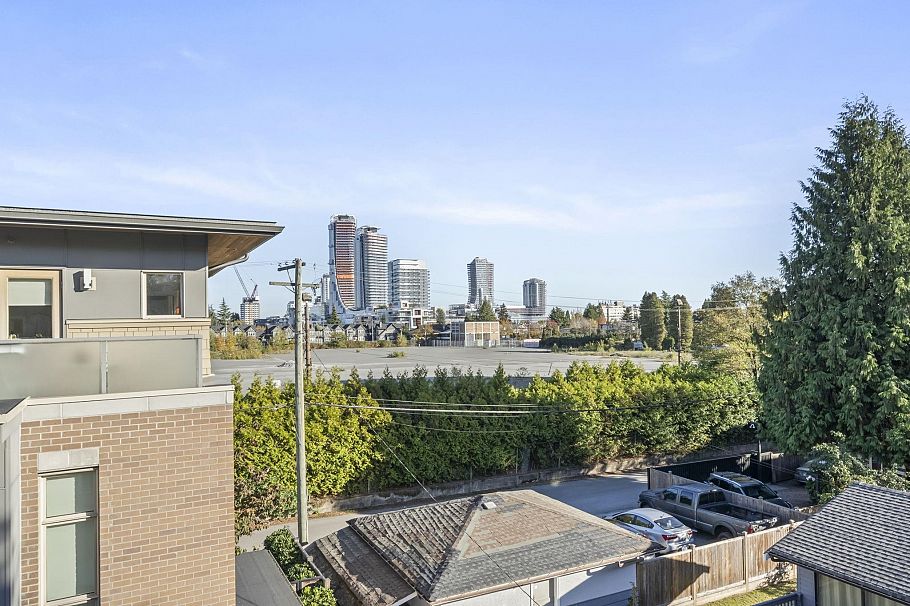 5552 Oak Street Vancouver, BC - 27