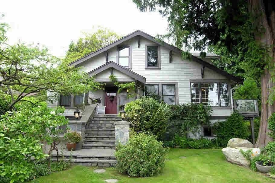 2356 Chesterfield Avenue North Vancouver, BC - 1
