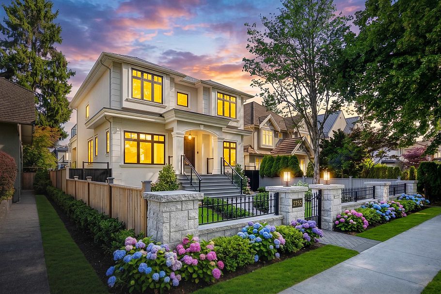 2755 W 38th Avenue Vancouver, BC - 1