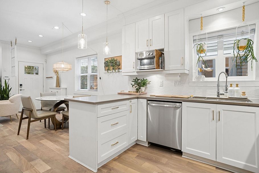 1475 E 20th Avenue Vancouver, BC - 17
