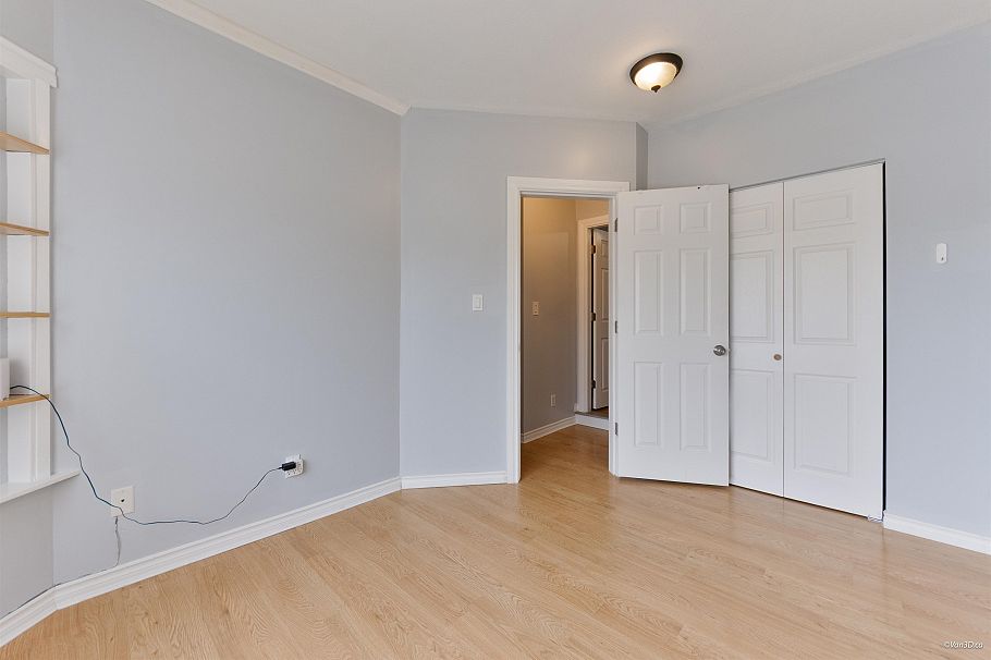 6187 Arlington Street Vancouver, BC - 25